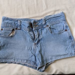 Jean shorts with flower